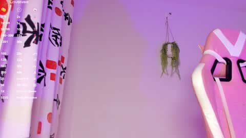 holis soy lily chang no olvides el pulgar arriba es muy importante para mi 3 independent model online show from 12.16.24