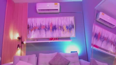 Snapshot of lilian_vergara chatting on 04.18.26 holis soy lily chang no olvides el pulgar arriba es muy importante para mi 3 independent model online show from 04.18.26