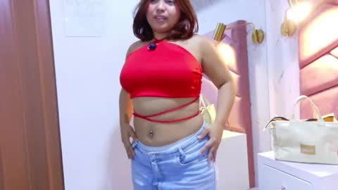 Snapshot of liliana_pink chatting on 05.23.26 liliana online show from 05.23.26