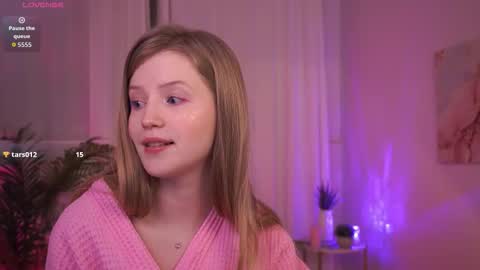 Snapshot of lilianhoward chatting on 12.14.25 Lilian online show from 12.14.25