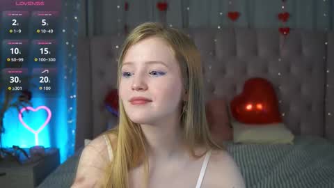 Snapshot of lilianhoward chatting on 02.08.26 Lilian online show from 02.08.26