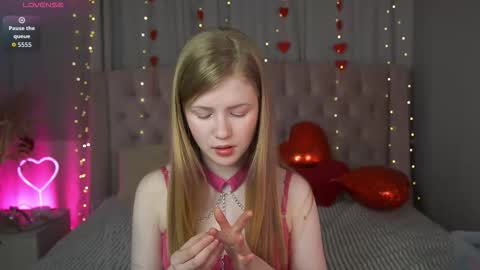 Snapshot of lilianhoward chatting on 02.10.26 Lilian online show from 02.10.26