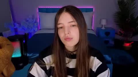 Lili Bakery online show from 11.15.25