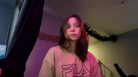 Snapshot of lilies_and_minipoots chatting on 12.26.24 Sonechka online show from 12.26.24