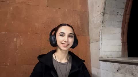 Snapshot of lilihalvorsen chatting on 09.11.25 Lina online show from 09.11.25