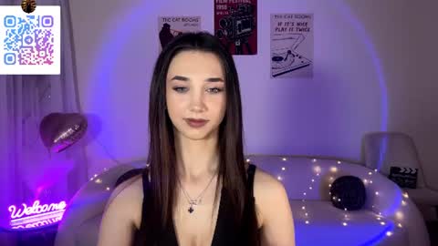 Snapshot of lilihalvorsen chatting on 06.21.26 Lina online show from 06.21.26
