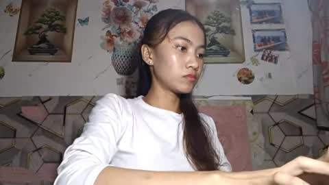 Snapshot of lililaban chatting on 05.31.26 Evelyn online show from 05.31.26