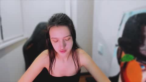 Snapshot of lililaluna chatting on 03.06.25             ...  online show from 03.06.25