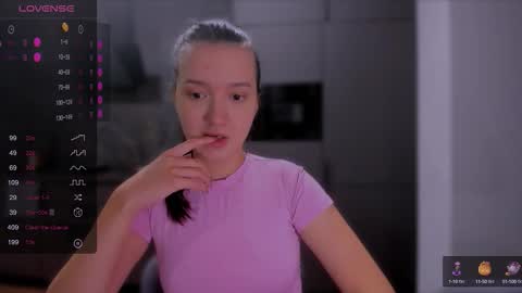 Snapshot of lililaluna chatting on 10.05.25             ...  online show from 10.05.25