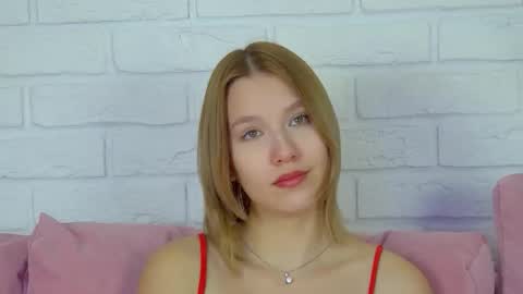 LiliLinn online show from 09.23.25