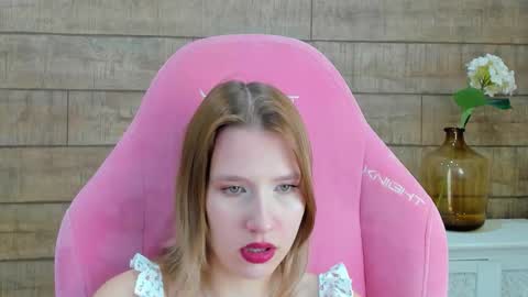 LiliLinn online show from 10.20.25