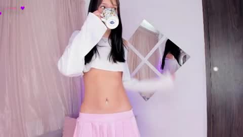Snapshot of lilily_lv chatting on 06.18.26 Lilly online show from 06.18.26
