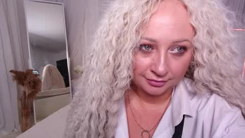 Snapshot of lilit_1love chatting on 09.27.25 Lilit online show from 09.27.25