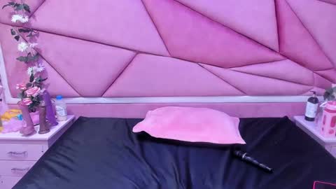 lilith cooper20 online show from 02.26.25