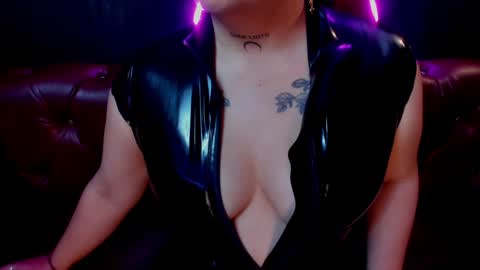 Snapshot of lilith_levonee_ chatting on 12.24.24 Lilith online show from 12.24.24