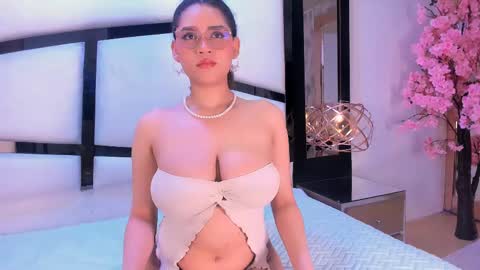 Snapshot of lilithadams11 chatting on 09.23.25 online show from 09.23.25