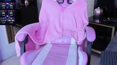 Snapshot of lilithcary chatting on 01.06.25 Lilith online show from 01.06.25