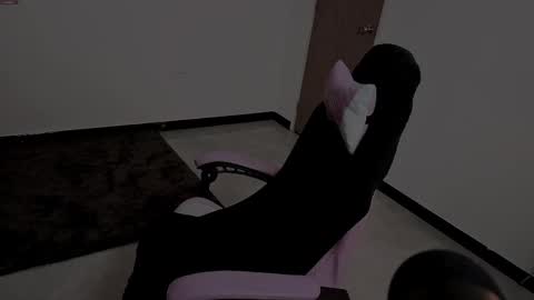 Snapshot of lilithcary chatting on 11.23.25 Lilith online show from 11.23.25