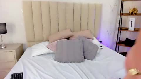 Snapshot of lilithharperr_ chatting on 07.18.26 LILITH online show from 07.18.26