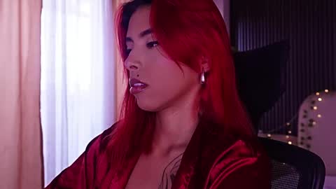 Snapshot of lilithluxor_ chatting on 05.19.26 Lilith online show from 05.19.26