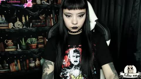 Snapshot of lilithmoon666 chatting on 12.20.24   online show from 12.20.24