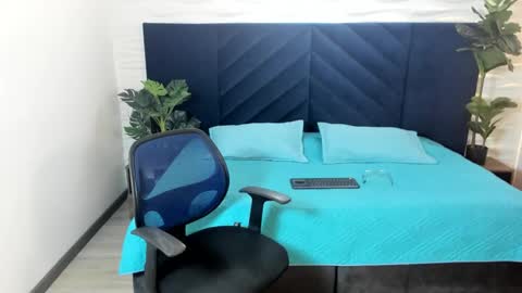 Snapshot of liljames_ chatting on 02.04.26 Lil James online show from 02.04.26