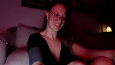 Snapshot of liljbby chatting on 02.01.26 Jay please help me reach 50 thumbs up online show from 02.01.26