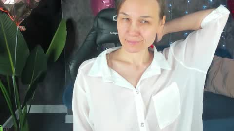lillian_white1 online show from 02.27.26