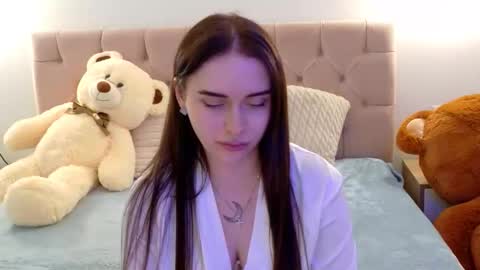 Snapshot of lilliana_moon chatting on 03.18.26 lilliana_moon online show from 03.18.26