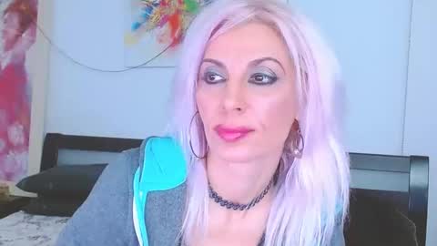Lara online show from 02.04.25