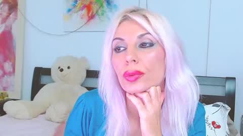 Lara online show from 10.20.25