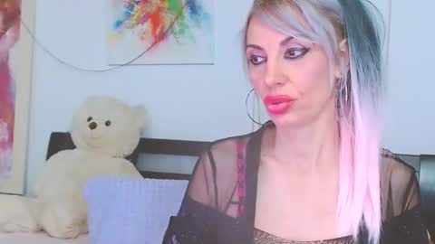 Snapshot of lillianasara chatting on 03.19.26 Lara online show from 03.19.26