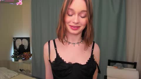 Snapshot of lillianperrys chatting on 02.19.26 Lily online show from 02.19.26