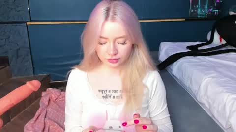 Snapshot of lillie_berry chatting on 04.20.26 lillie_berry online show from 04.20.26
