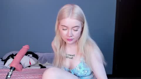 Snapshot of lillie_berry chatting on 05.02.26 lillie_berry online show from 05.02.26