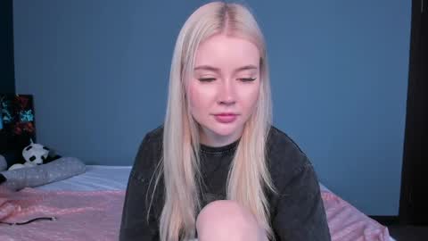 Snapshot of lillie_berry chatting on 05.30.26 lillie_berry online show from 05.30.26