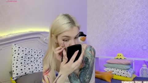 LilliMoore online show from 02.12.25