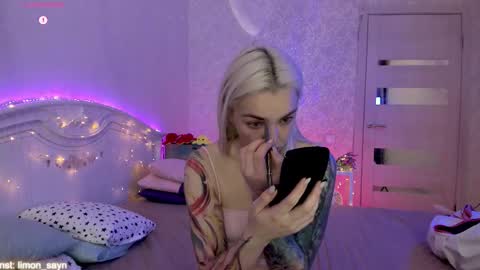 LilliMoore online show from 10.05.25