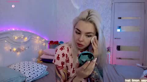 LilliMoore online show from 10.09.25