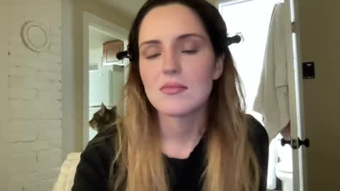 Snapshot of lilly_adams88 chatting on 06.18.26 lilly_adams88 online show from 06.18.26