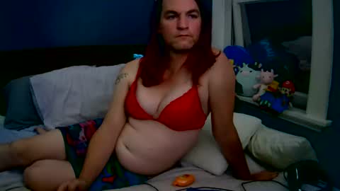 Snapshot of lilly_bay chatting on 06.12.26 Lilly online show from 06.12.26