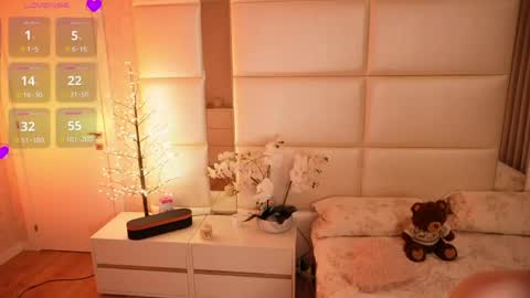 Lilly Colins online show from 04.09.26