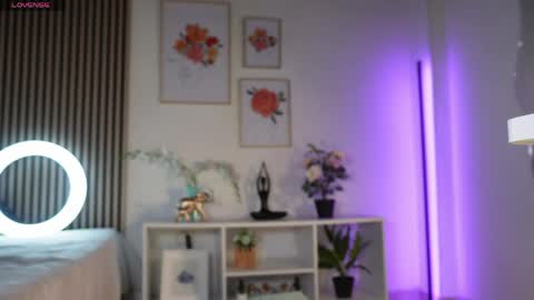 Snapshot of lilly_dollss chatting on 05.17.26 Sofia online show from 05.17.26