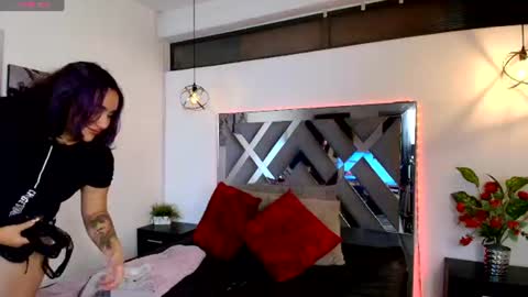 Snapshot of lilly_foxxy chatting on 06.25.26 online show from 06.25.26