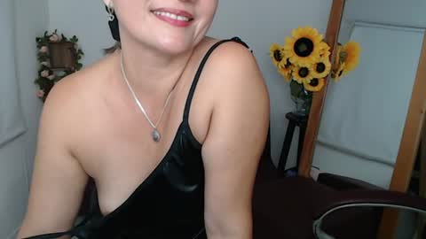 Snapshot of lilly_milf chatting on 06.16.26 Lilly online show from 06.16.26