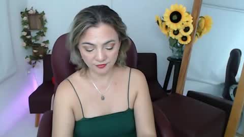 Snapshot of lilly_milf chatting on 07.06.26 Lilly online show from 07.06.26