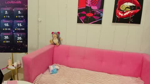 Lily online show from 01.18.25