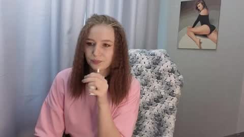Snapshot of lillyfan_x chatting on 05.10.26 LillyFan X online show from 05.10.26
