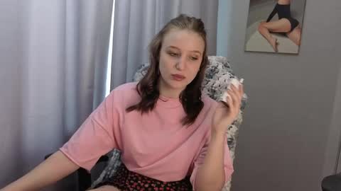 Snapshot of lillyfan_x chatting on 05.17.26 LillyFan X online show from 05.17.26
