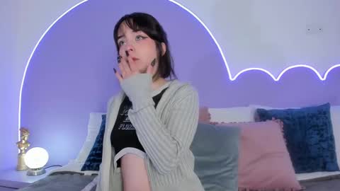 Lilou online show from 02.11.25